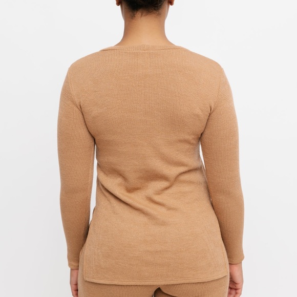 Zoe Long Sleeve Cut-Out Top - Smash + Tess - Picture 3 of 3